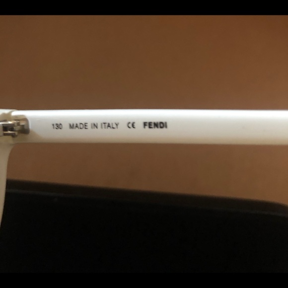 FENDI SUNGLASSES - Picture 3 of 3